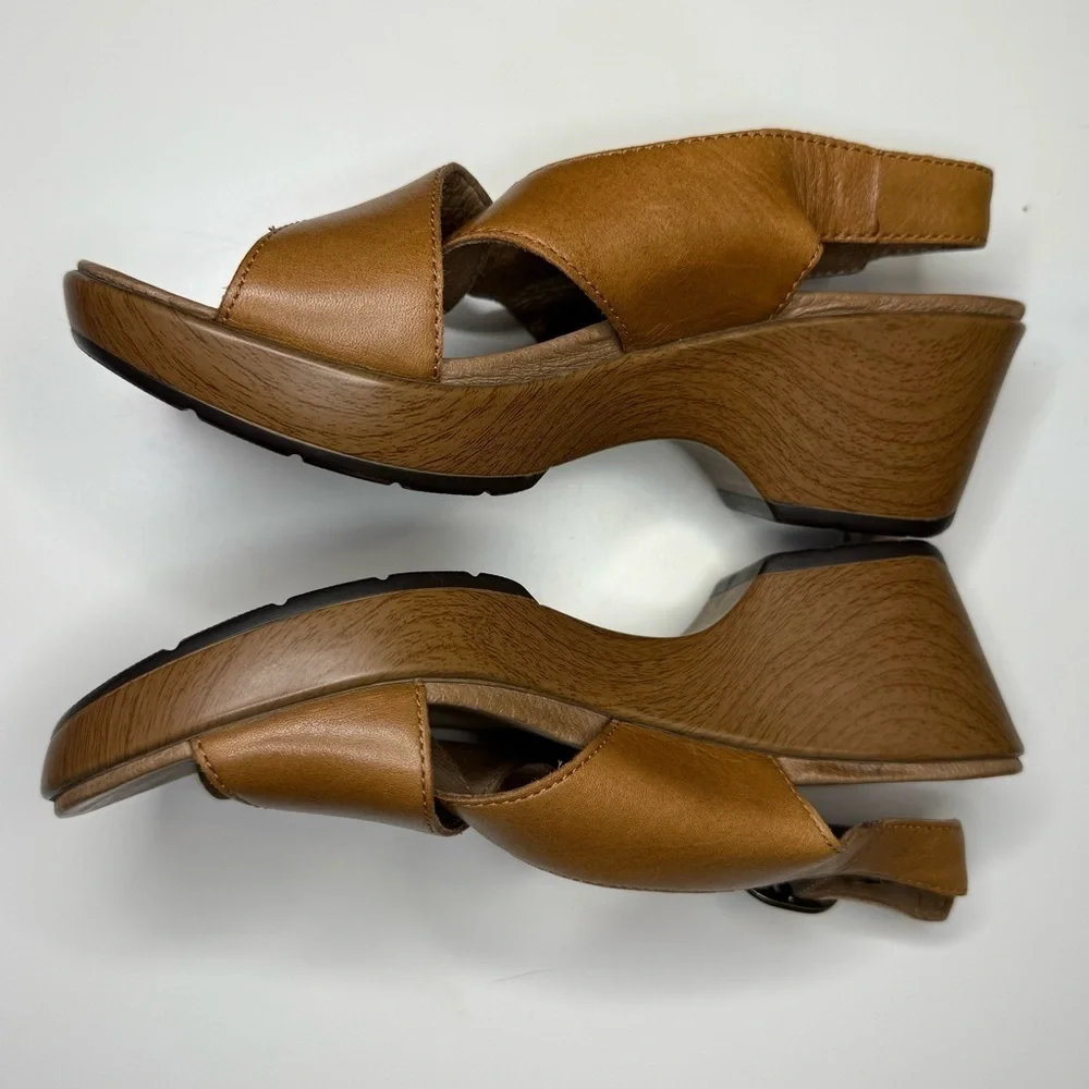 Dansko Jacinda Women's Two-Tone Brown Wedge Sandals Size 37 GUC